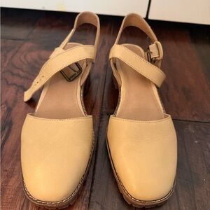 Madewell Women's Beige Slingback Closed-Toe Heels